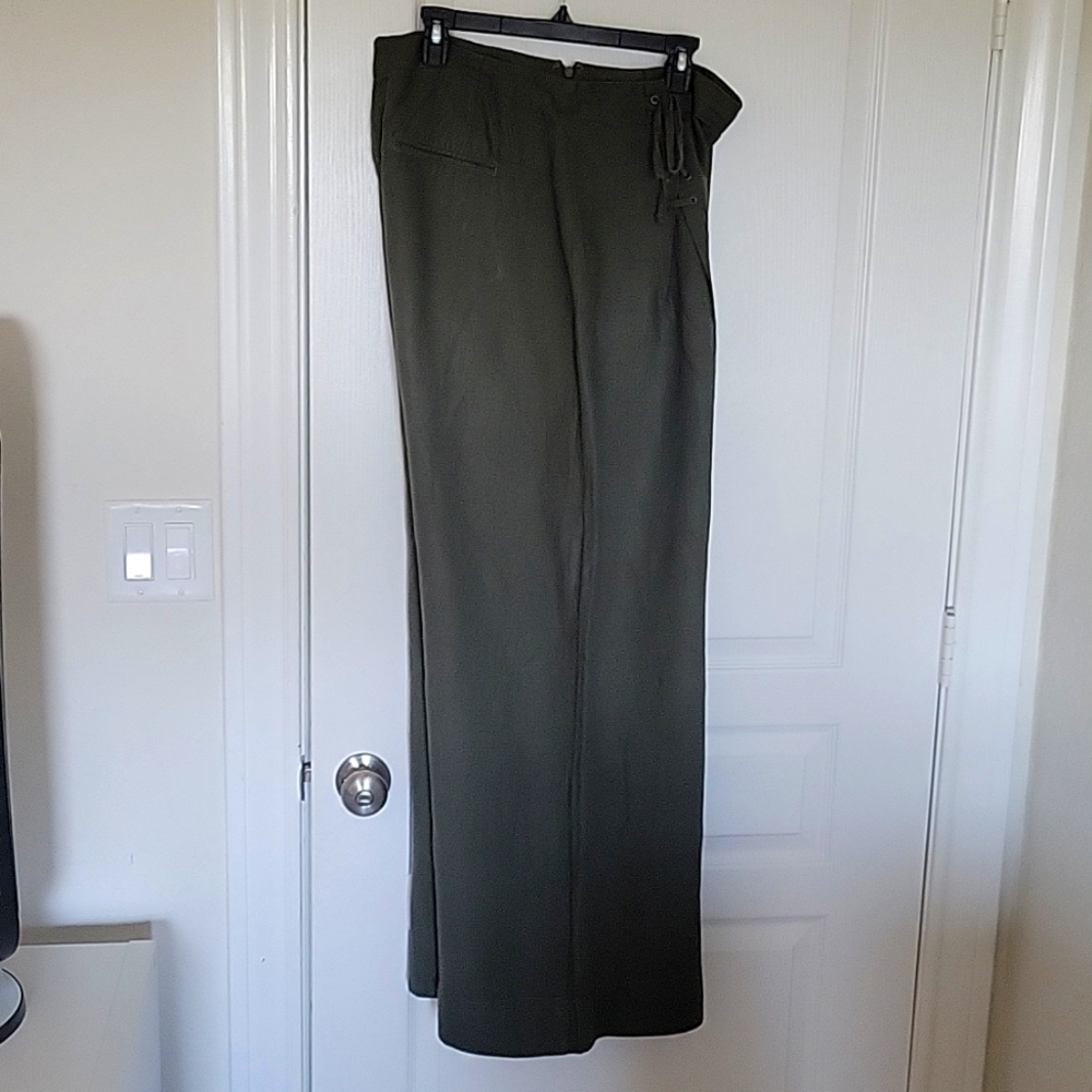 GAP army green pants